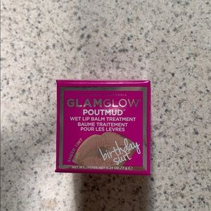 GlamGlow poutmud